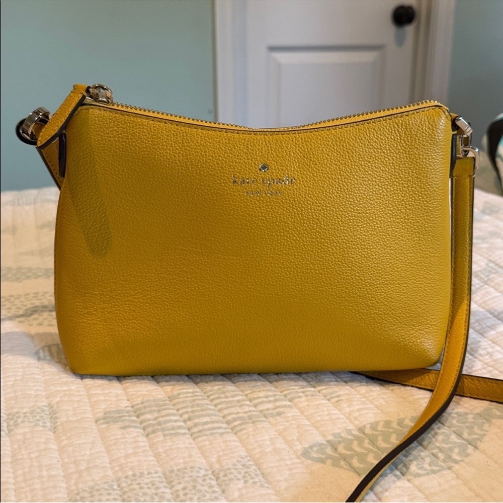 Kate Spade  Crossbody Bag 💛